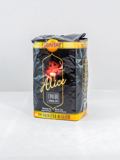 Alice, Schwarzer Tee